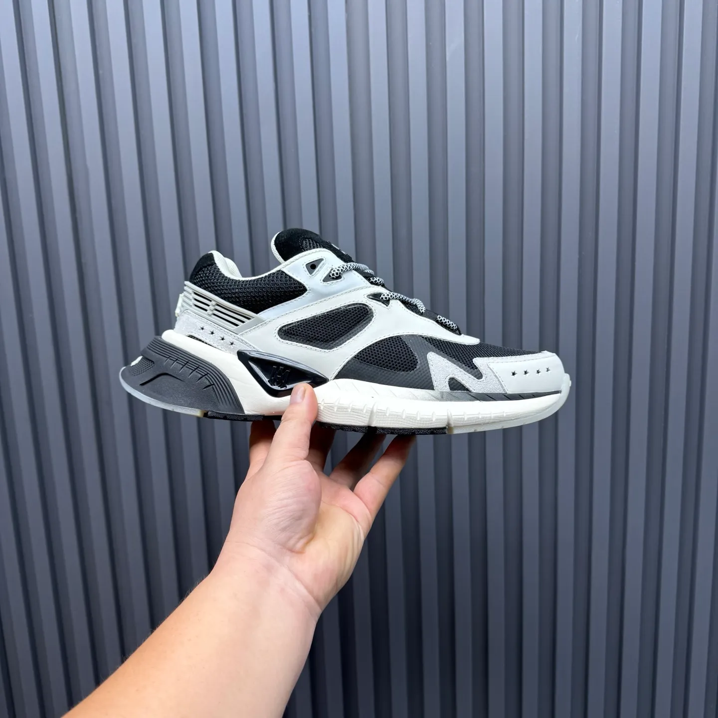 [AMIRI Amir] P: 760💰Size for couples: Female 35-40; Male 39-44; (Customized at 45.46) AMIRI Amir New Autumn and Winter Products New Autumn Latest Catwalk Couple Color Block Bread Casual Sports Shoes Series 〰 Casual fashion style full of details New generation of bone shoes popular classic upgrades Super comfortable and super popular! AUTRY is an exclusive version of AUTRY couple casual shoes from a high street brand in Los Angeles. Many celebrity Internet celebrities have the same style. Chinese new rapper Xiaobai Gali, Wang Yibo, Yang Mi and other Internet celebrity bloggers are competing for their feet. The three-dimensional molded metal logo on the side of the AJ1 shoe is on par with Nike's popular Fog. The heroic value instantly has a bit of punk rock flavor, all showing fashion sense and street style... ▪ Upper: original custom-made cowhide + original custom-made breathable mesh ▪Inner lining: original customized breathable mesh ▪Outsole: original molded two-color TPU rubber combination outsole.
